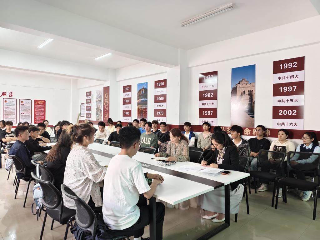 化学工程学院“化韵同行 朋辈研习坊”探寻高效学习密码分享会