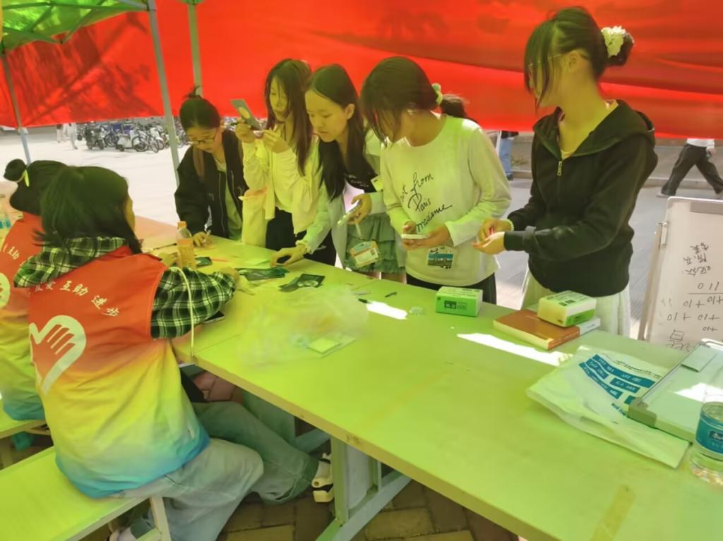 化学工程学院“以笔为媒,赴春之约”主题志愿活动